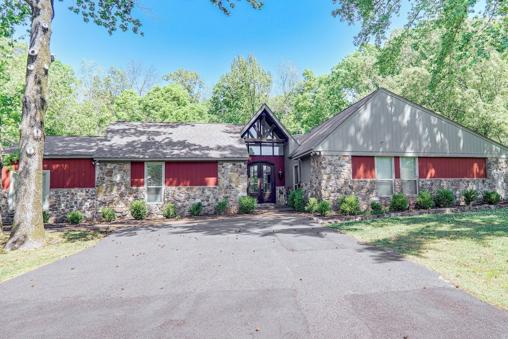 18 Mi to Dtwn Memphis: Oasis on 8 Acres!
