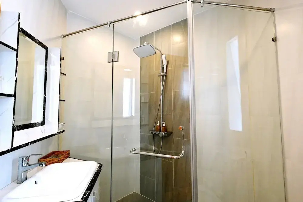 Ten Dollars Hotel