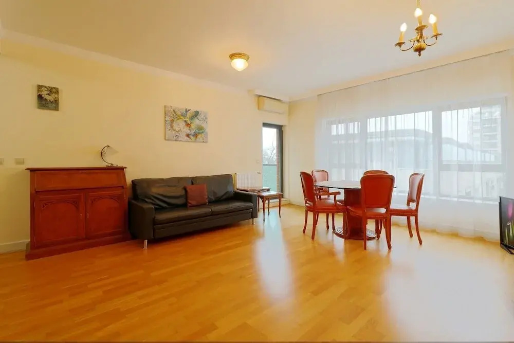 Emerald Apartment