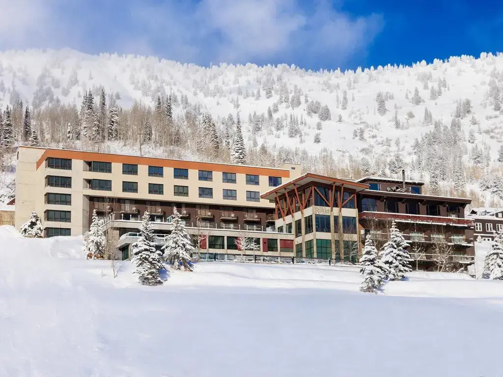 Altas Rustler Lodge