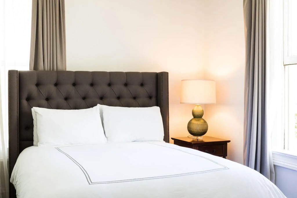 Hotel Ella