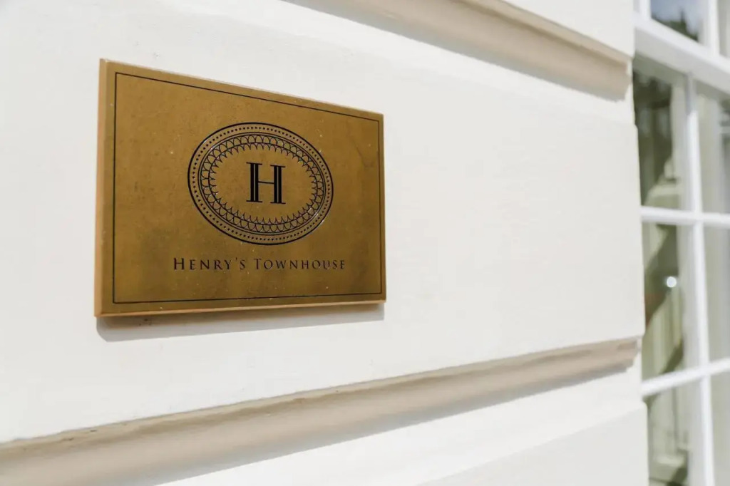 Marble Arch Inn