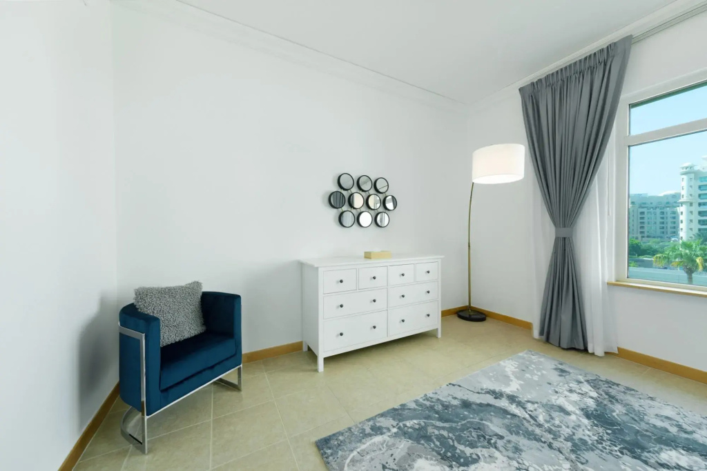 Maison Privee - Stylish Apt with Large Patio close to the Beach