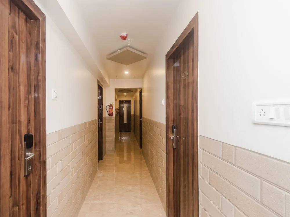 FabHotel Veera Residency - Nr Airport