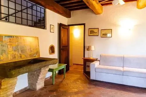 Podere Mezzastrada - Place of Charme