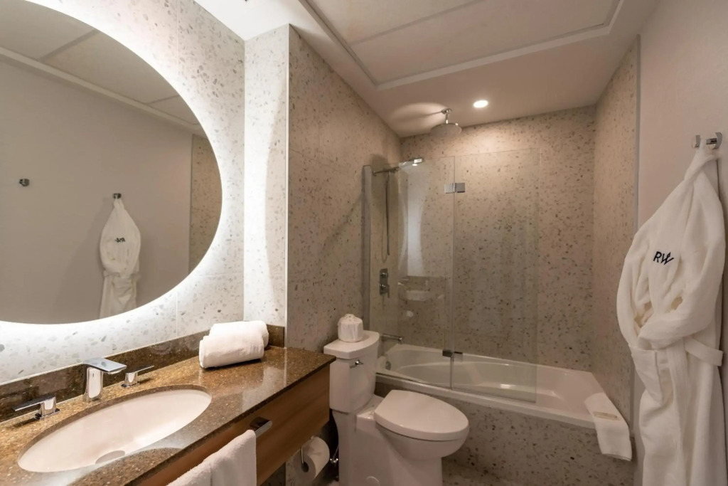 Hotel Royal William, an Ascend Collection Hotel