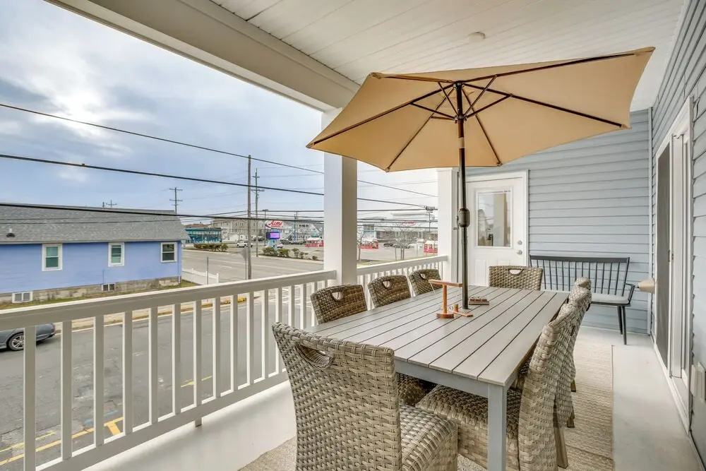 The Kraken Wildwood Townhome: 1/2 Mi to Beach!