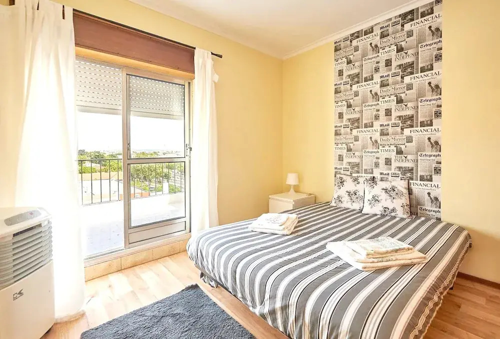 Apartment With 4 Bedrooms in Carcavelos, With Wonderful sea View, Furnished Terrace and Wifi