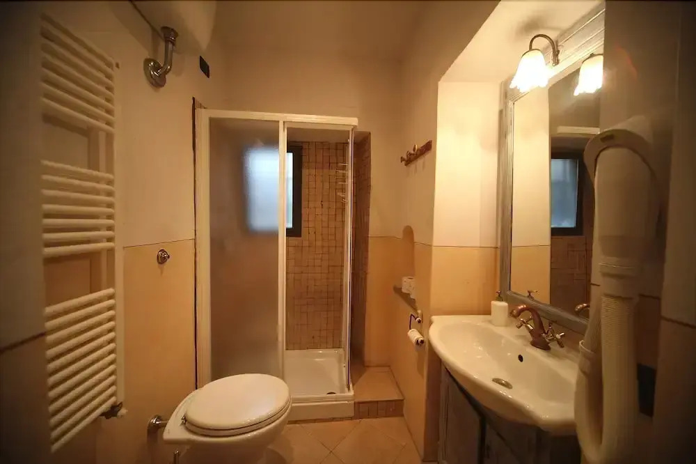 Close to The Duomo Tidy 1BD Apt