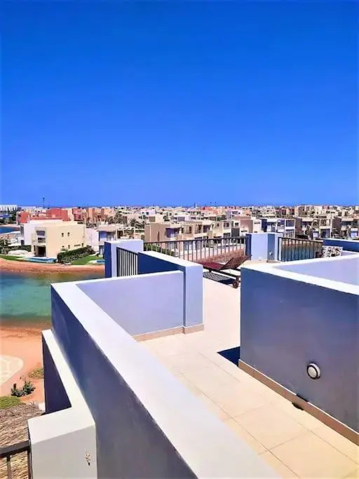 Tawila - Lovely 2-bedroom unit with shared pool