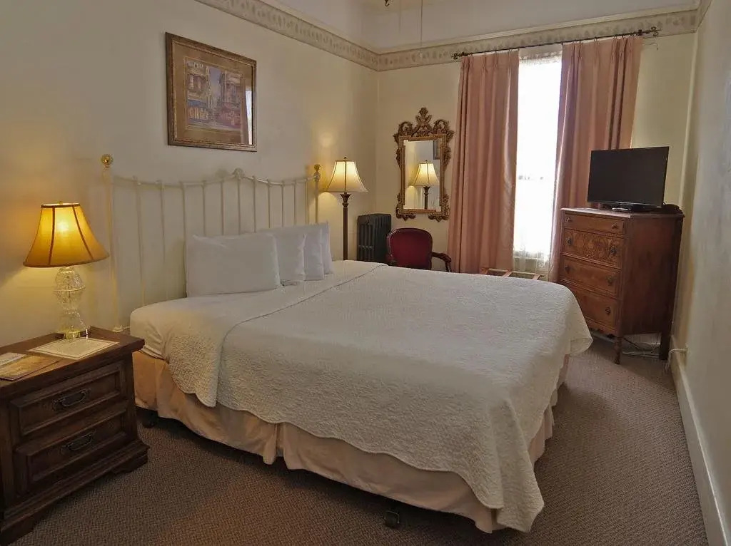 Historic Palace Hotel
