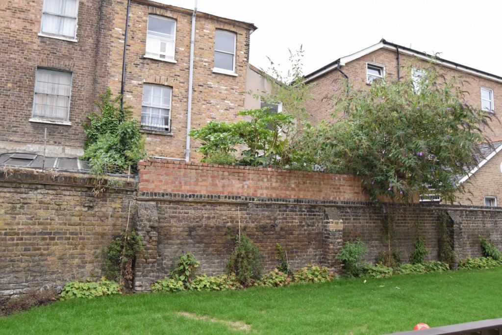 2 Bedroom House in Hackney