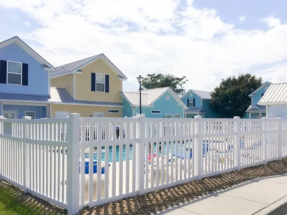 Coastal Getaway W/ Pool - Near Beach & Activities 2 Bedroom Home
