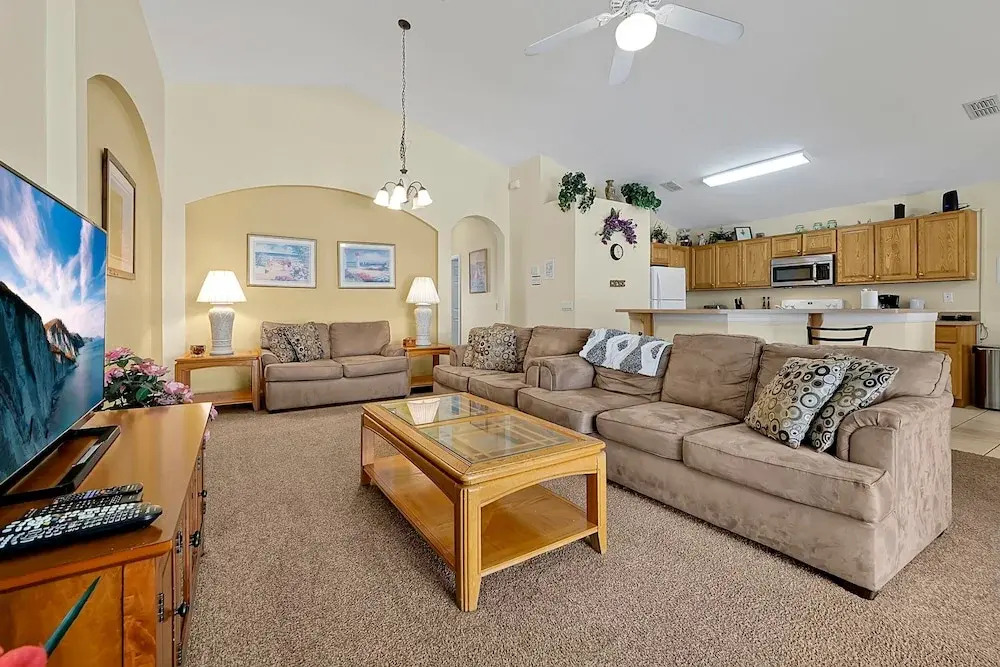 234 Kildrummy DR. Davenport, 4bed