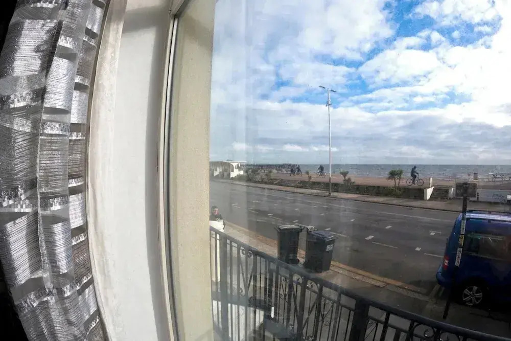 Golden Tides Seaside Retreat in Saint Leonards