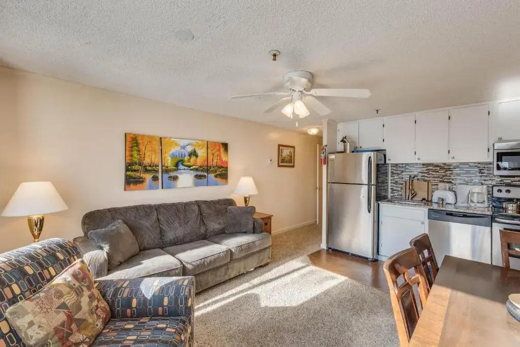 Snowshoe 2BR Ski-InSki-Out Steps to Ballhooter Lift Mountain Lodge Condo