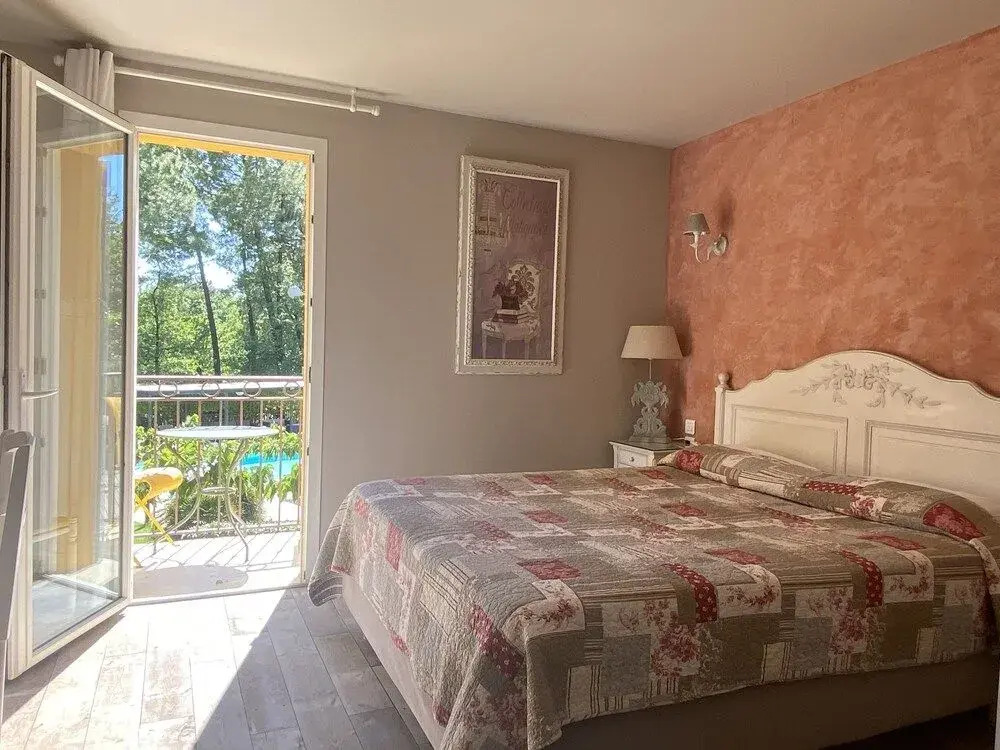 Les Sables dOcre & SPA