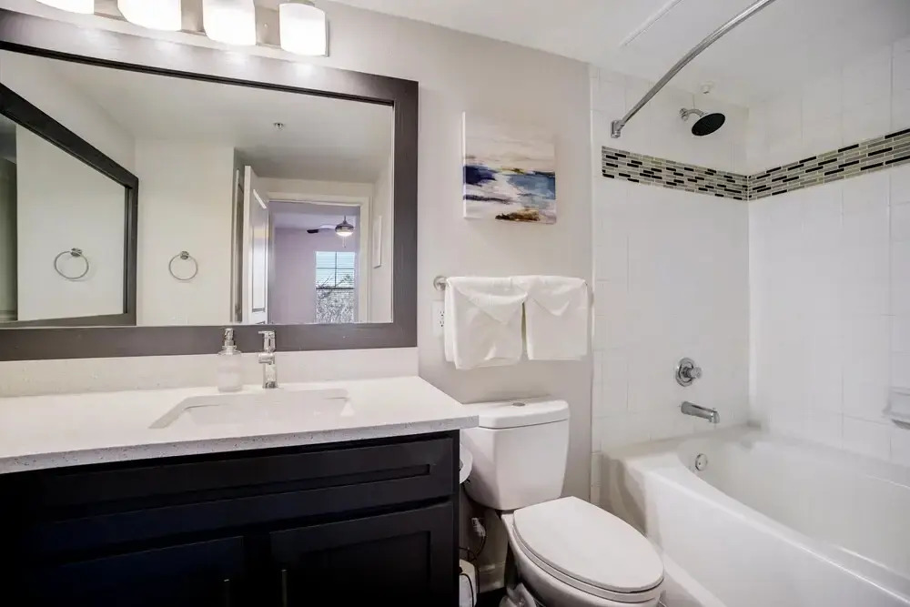 Apartments near Houston Medical Center & Rice University by Frontdesk