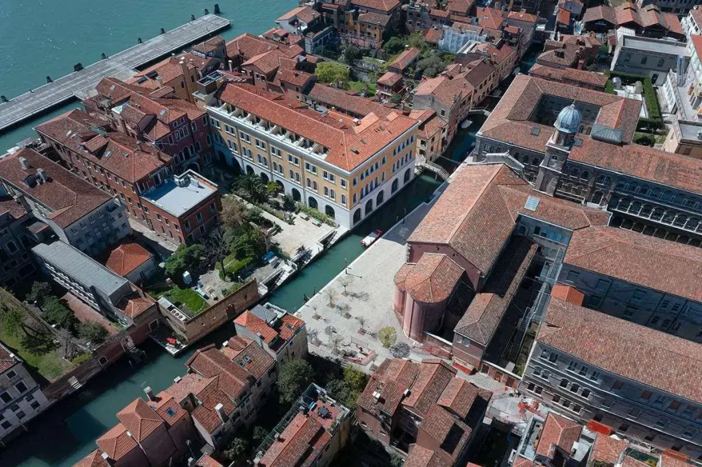 Palazzo Veneziano - Venice Collection