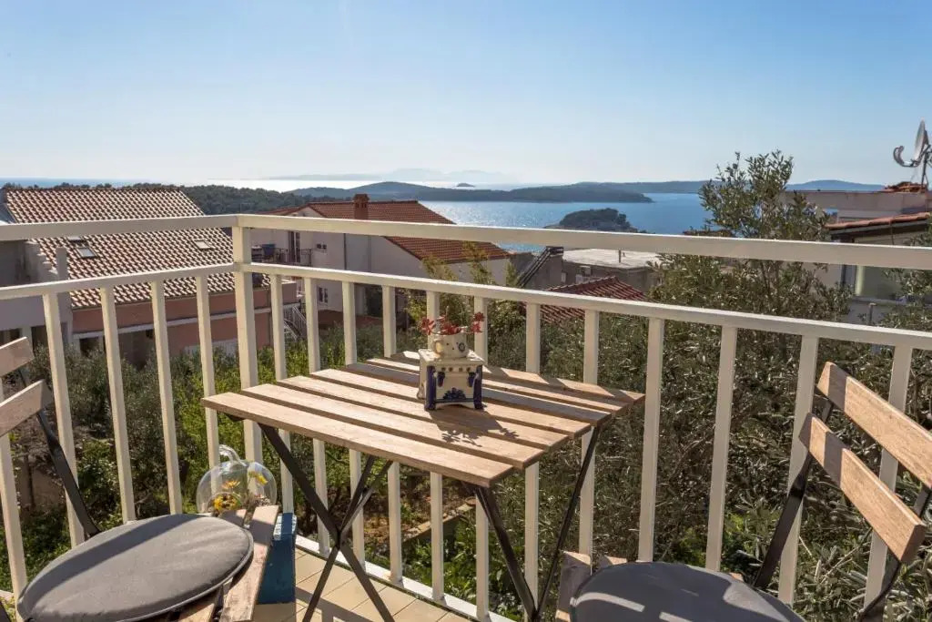 Peaceful Apartment With Beautiful View