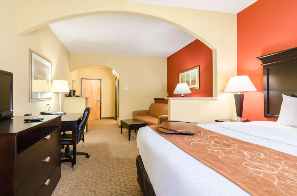 Comfort Suites Salina South