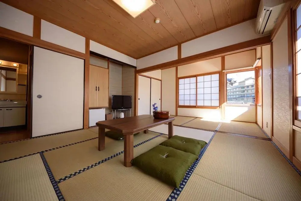 Yufuin Ryokan Okaeri