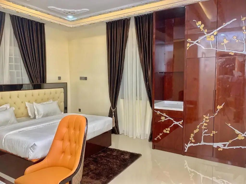 Double D Luxury Apartments
