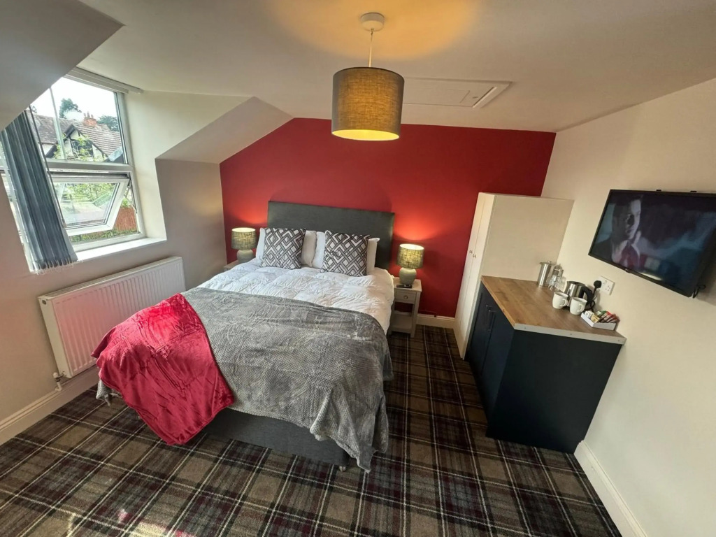 The Prince Albert Pub & Hotel with onsite FREE PARKING 2 minutes from Legoland