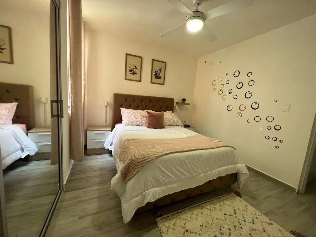 Lovely 3 Bedroom Condo Near Downtown And Foodies