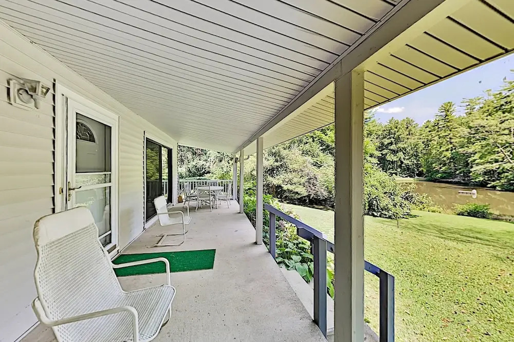 239slake 3 Bedroom Home