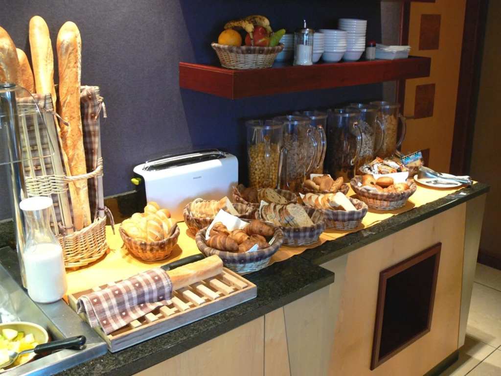 Holiday Inn Calais-Centre by IHG