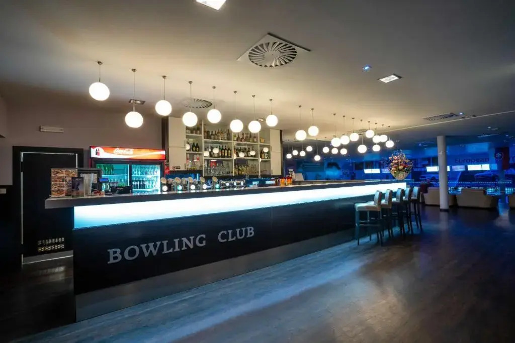 BNC Hotel - Restaurant - Bowling
