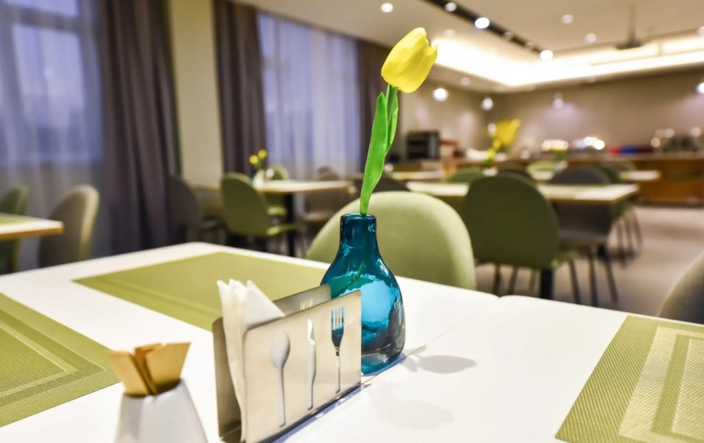 Homeinn Selected Hotel (Wuxi Anzhen East Railway Station RT-Mart)