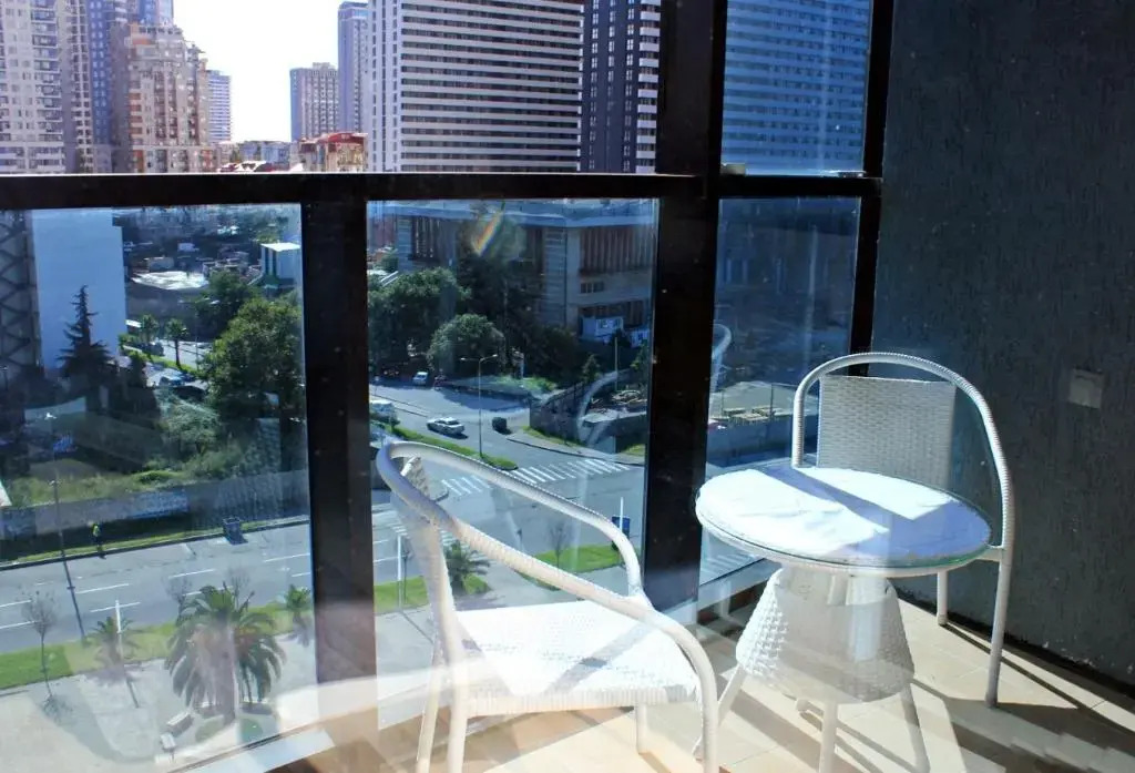 Sunny Studio With Balcony