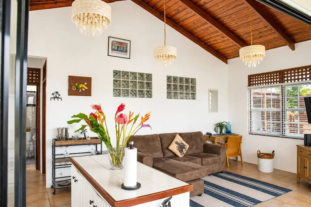 Charming Cottage Located In Cap Estate - Orchid Cottage 1 Bedroom Home by RedAwning