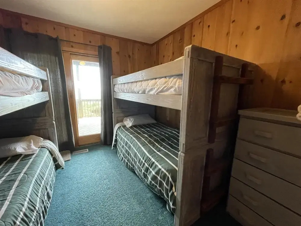 South Beach 4 Bedroom Cottage by RedAwning