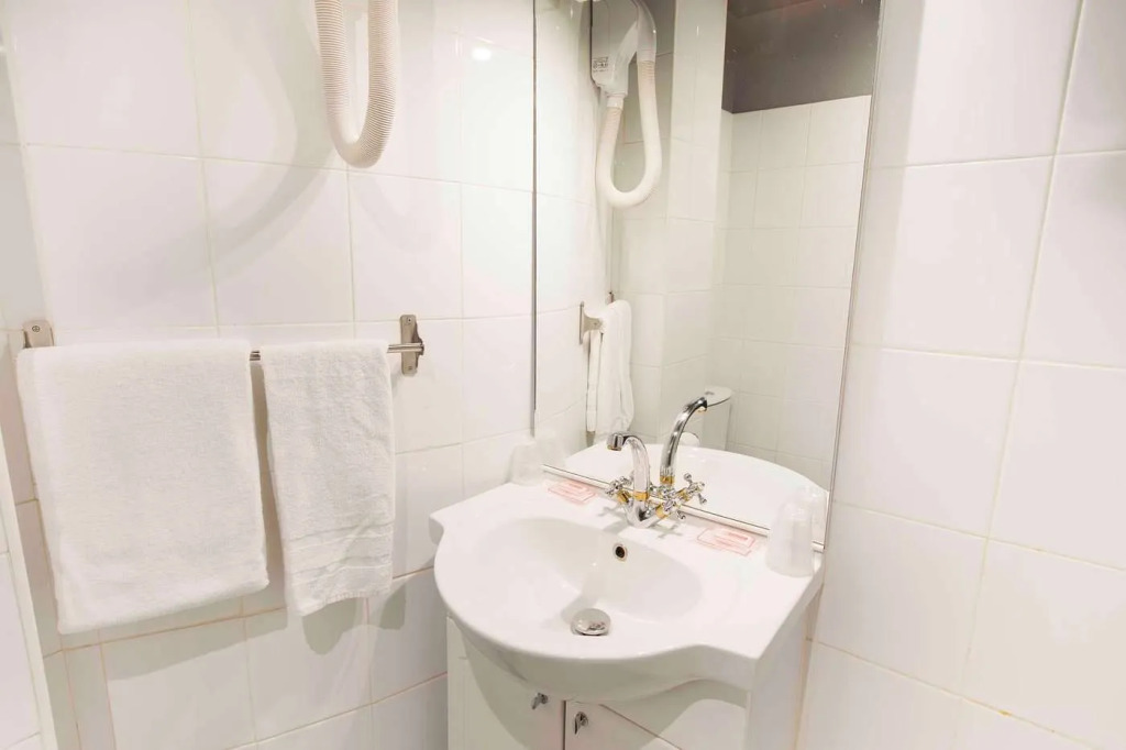 Hipotel Paris Voltaire Bastille