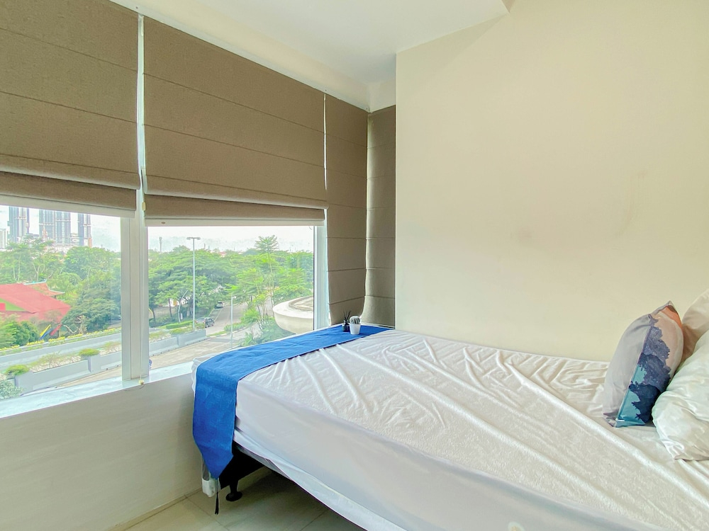 Comfy and Spacious 3BR with Extra Room Grand Kamala Lagoon Apartment By Travelio