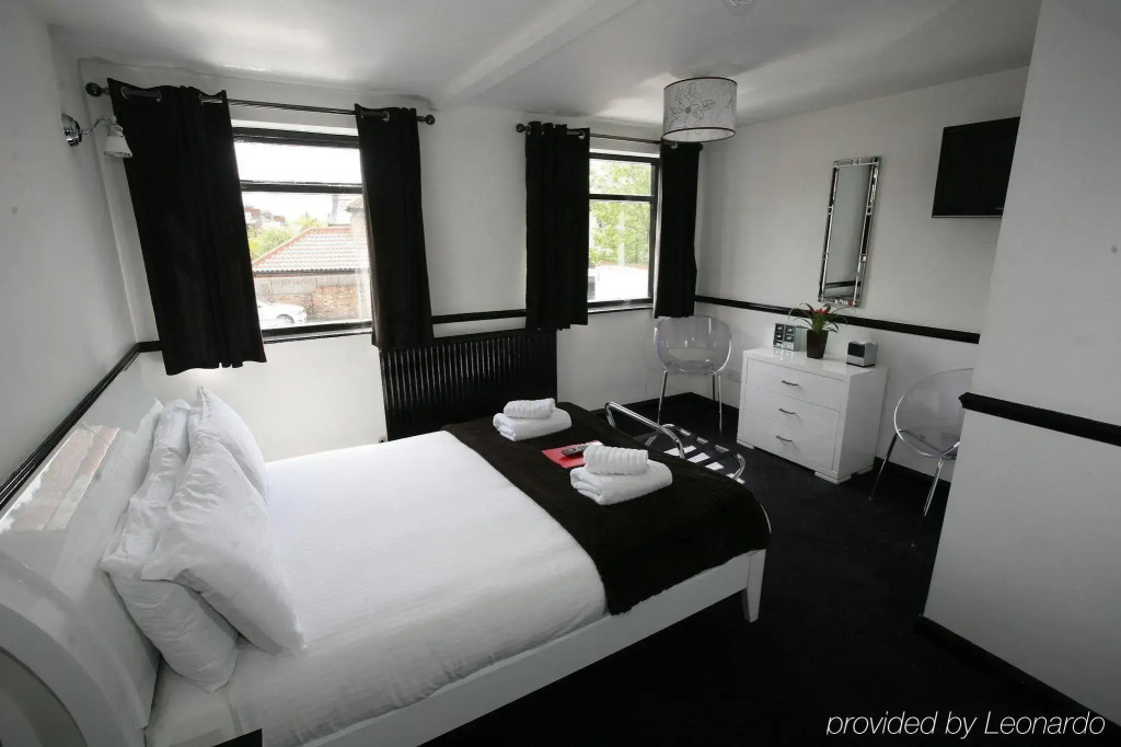 Hotel Noir