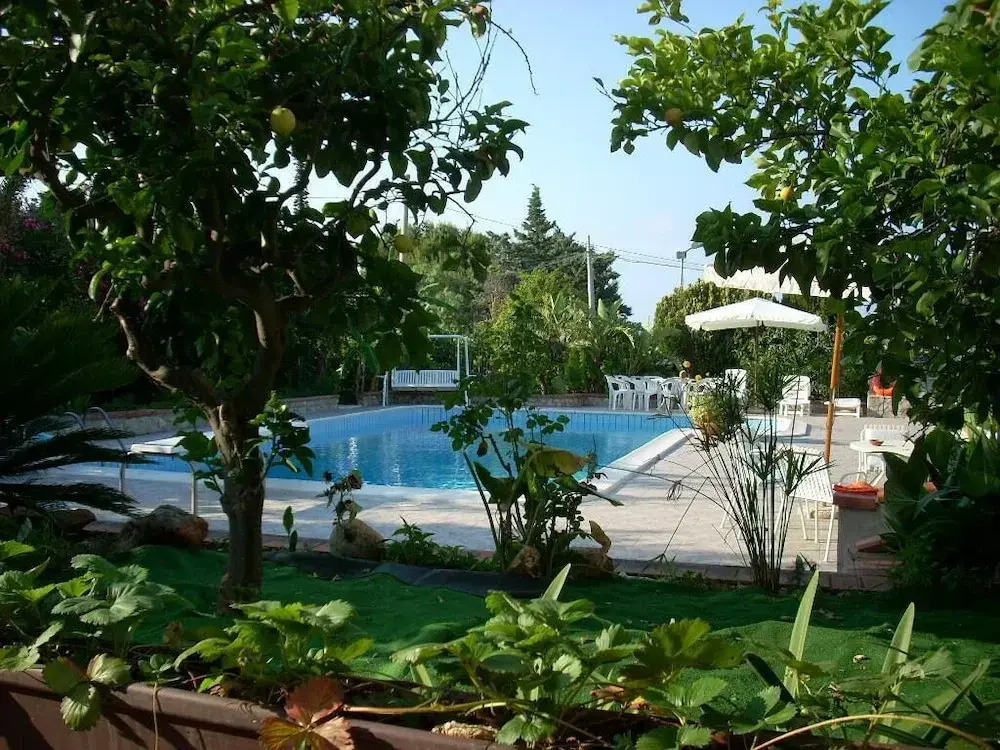 Panoramic Apartment in Villa With Pool and Garden Wi-fi