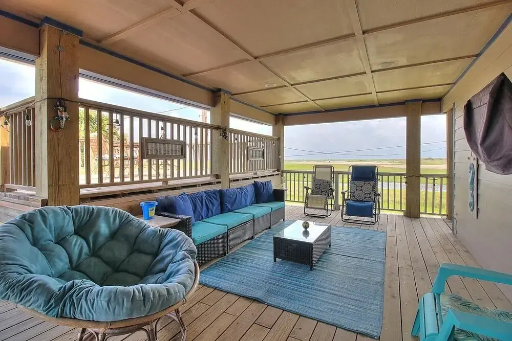 The Salty Hippo 3 Bedroom Home by Redawning