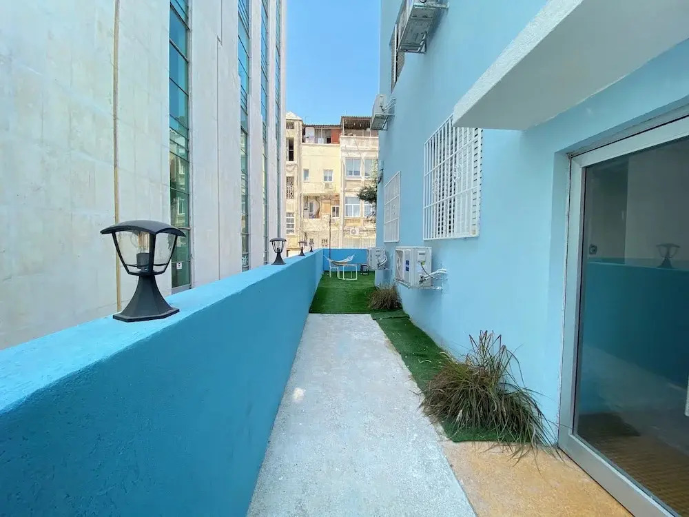Breezhouse Mamad Yona Beach Residence