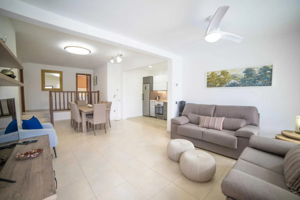 Ananda (L1) in Tias with 4 bedrooms and 4 bathrooms