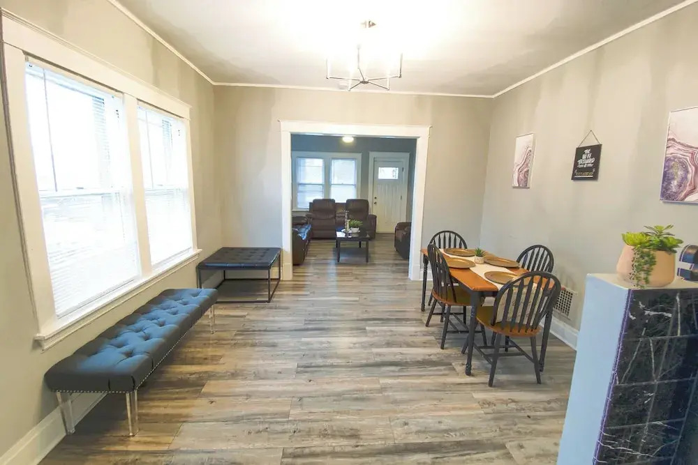 Large 6Br, 2Ba Close To Niagara Falls