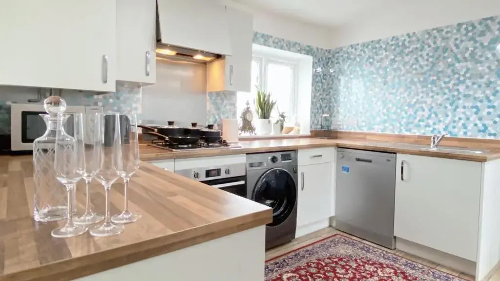 Bicester Homestay Entire Home 10min walk to Bicester Village 650m