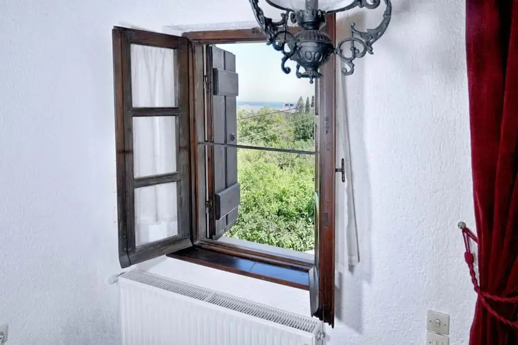 Ilianthos Traditional Maisonette