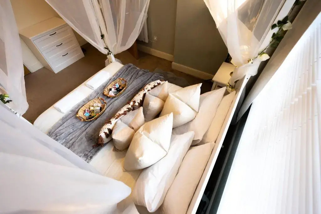 Luxury City Centre Getaway - Prime Location Sleeps 7!