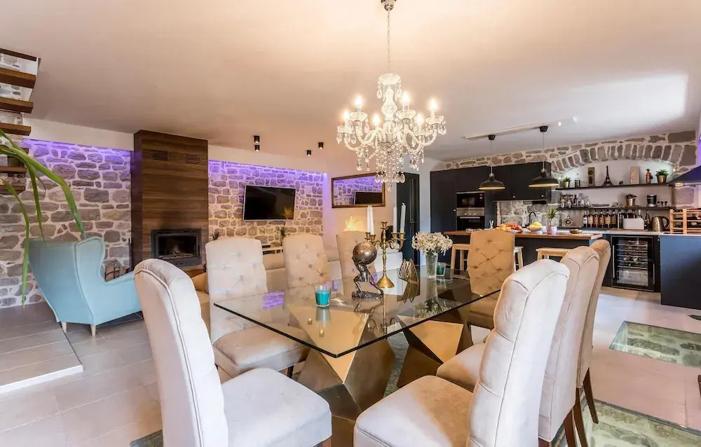 Awesome Home in Solin With 3 Bedrooms, Wifi and Outdoor Swimming Pool