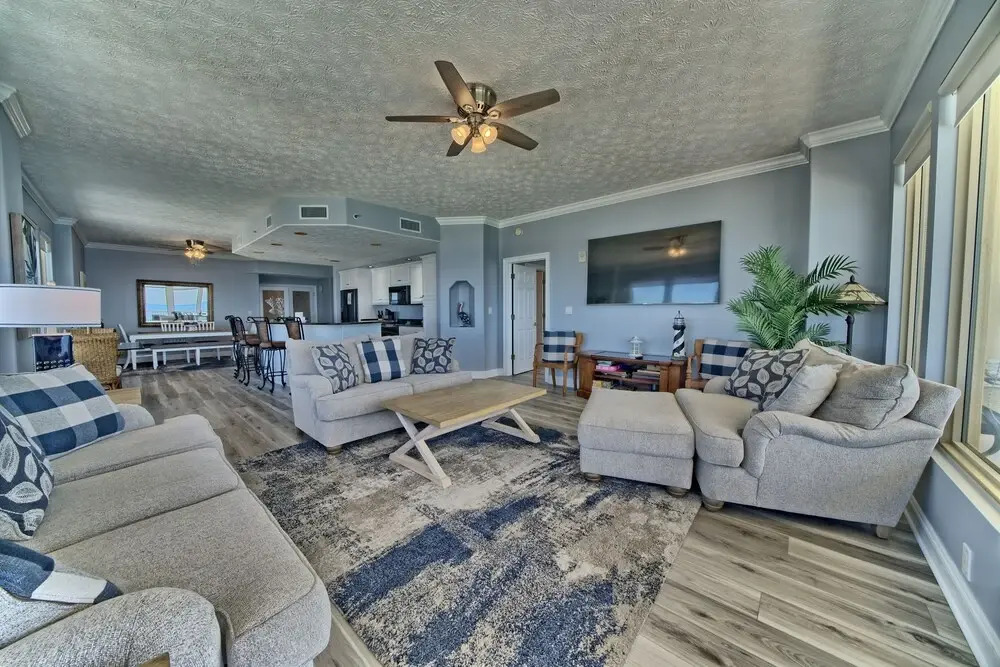 Spacious Tropical Condominium at 17th Floor with Beach and Pool Access - Unit 1707 by RedAwning