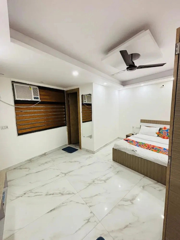 Lotustar Hotel